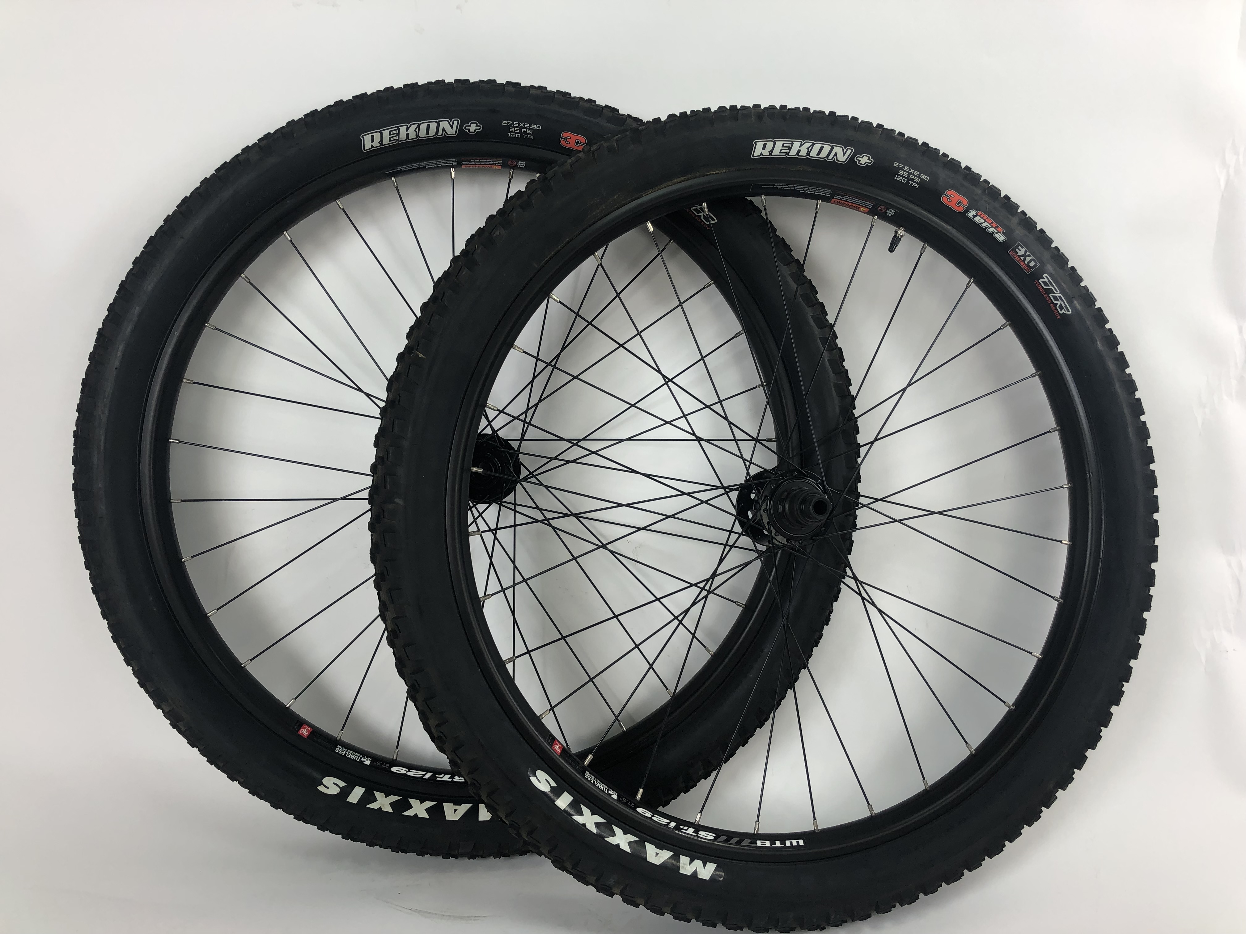Bikes 27.5 WTB STp i29 Driver Fat Bike Wheels  197/ 150 thru Axle with Minion 27.5 x 2.6 Tires Image