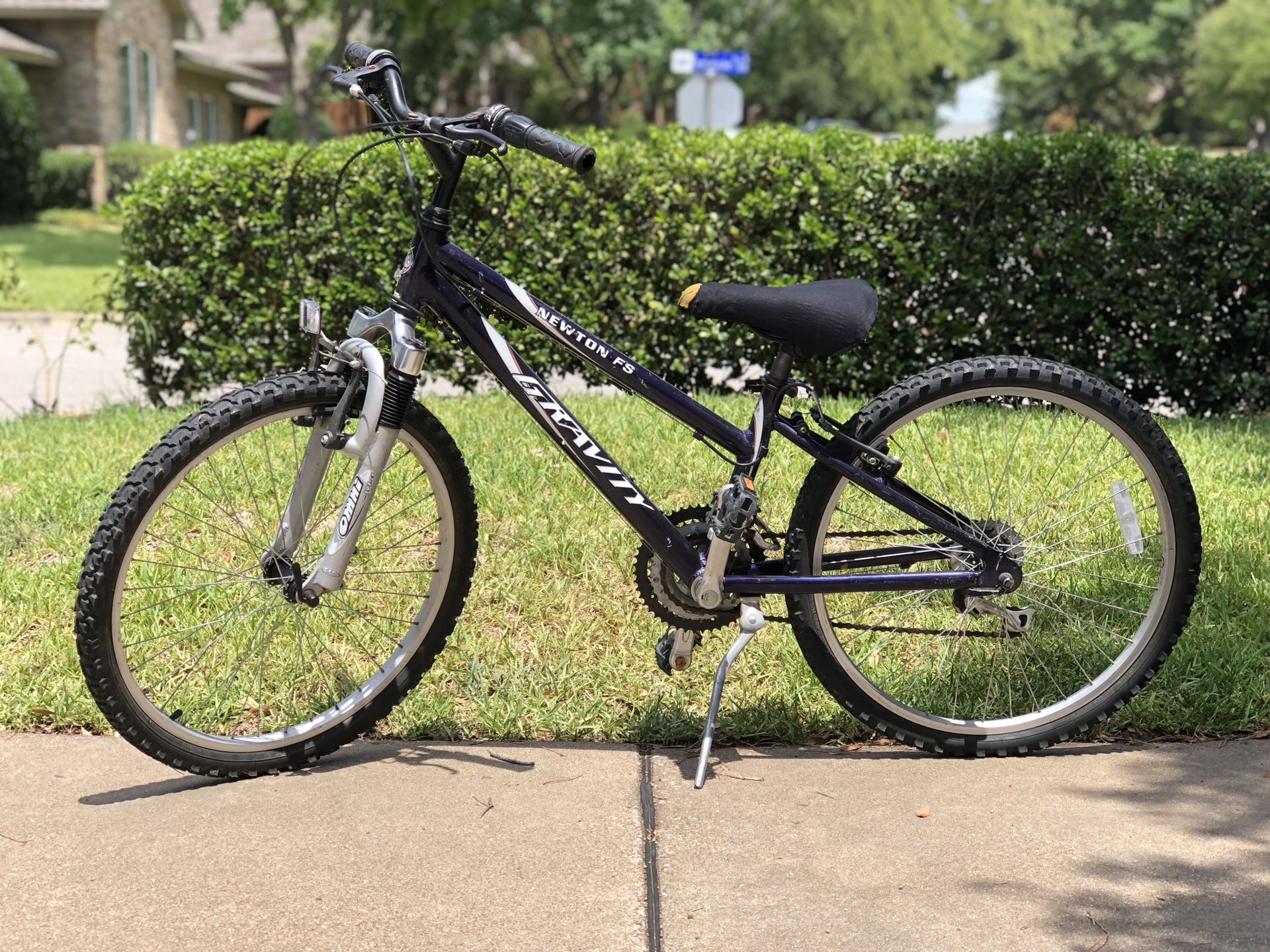 Bikes Gravity Newton FS Economy Hardtail Mountain Bike Image
